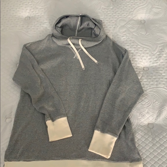 L.L. Bean Tops - Ll Bean turtleneck sweatshirt